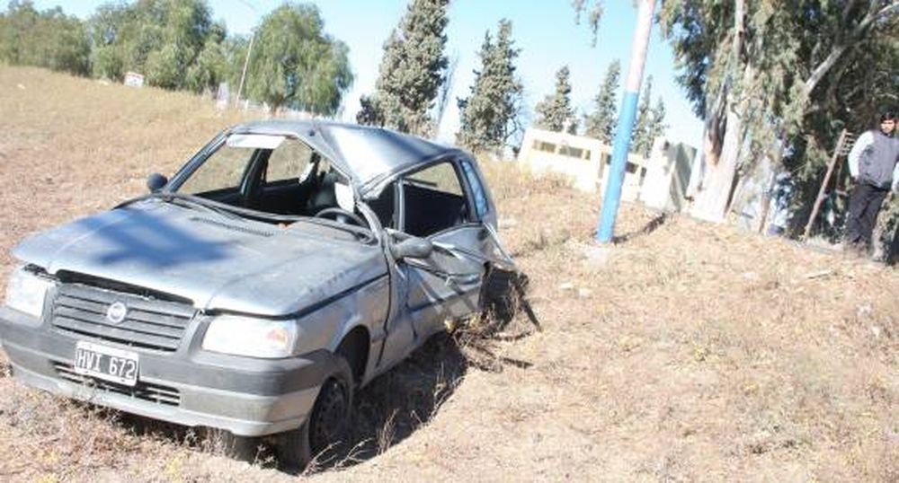 Se estrelló y los  que iban a verlo al  Hospital Rawson,  también chocaron