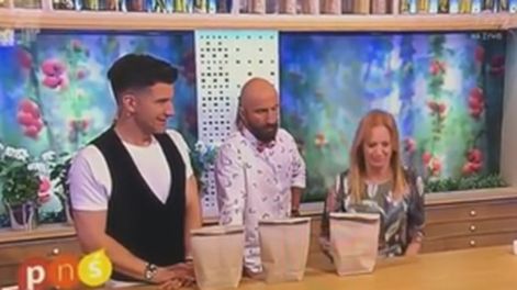 Falló un truco de magia y le perforaron la mano en vivo