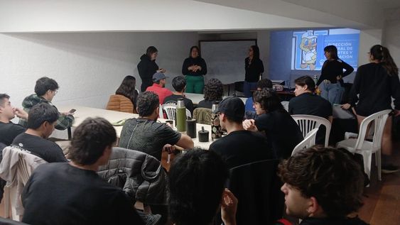 futuros guardavidas se capacitan en buceo y abordaje comunitario para reforzar la seguridad nautica