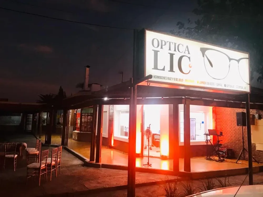 Inauguración de óptica LIC