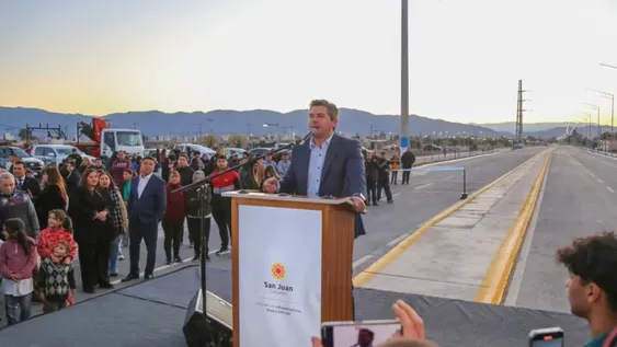 Orrego inauguró la renovada Calle 5 y anunció más obras para dos calles clave de Rawson