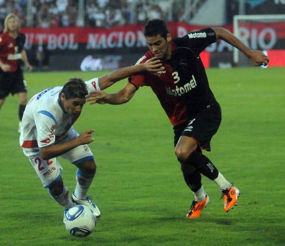 Newell’s empató con Arsenal en un intenso duelo