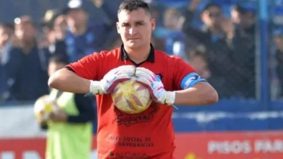 La asquerosa acción que le valió la expulsión a un arquero argentino