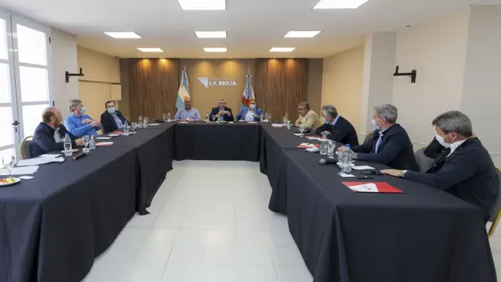 Guiño peronista para relanzar la gestión