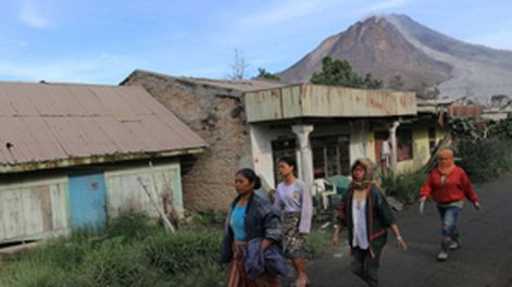 Siete muertos y dos heridos críticos por la erupción de un volcán