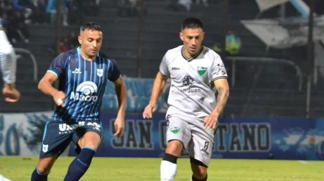 Titular. Guillermo Acosta se terminó de afianzar con toda su experiencia en el mediocampo de San Martín.