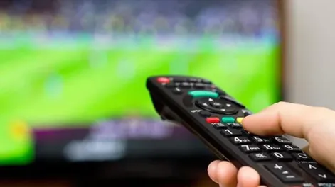 El oficialismo presentó un proyecto para que el fútbol vuelva a transmitirse de forma gratuita