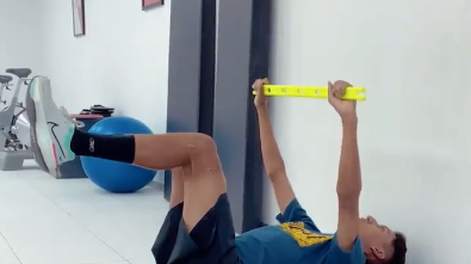 A menos de un mes de su accidente, Egan Bernal volvió a entrenar