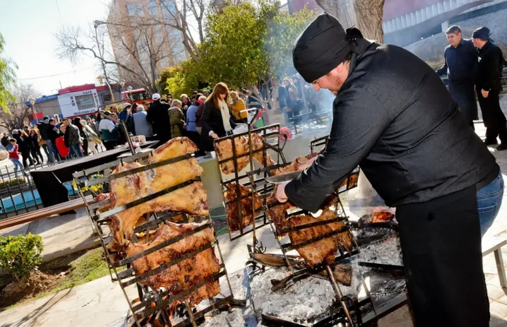 Los sanjuaninos y turistas disfrutaron de la punta de espalda en El Carrascal