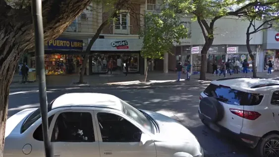 Tenía prohibido acercársele y fue a hacerle un escándalo a su trabajo, preso