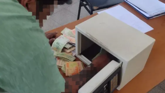 Casi roban medio millón