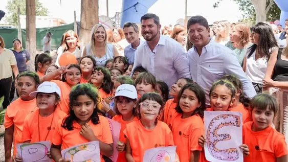 Orrego visitó la colonia de verano de Santa Lucía