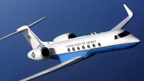 &nbsp;La Guardia Costera estadounidense desplegó medios aéreos y marítimos para buscar al avión desaparecido con seis personas a bordo.