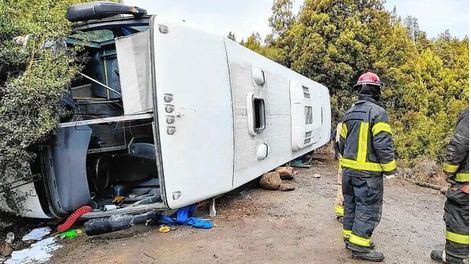 HIELO Y BARRO. El siniestro vial ocurrió en un tramo de ripio que une la ruta nacional 40 con la pequeña villa turística cuando el asfalto estaba resbaladizo.