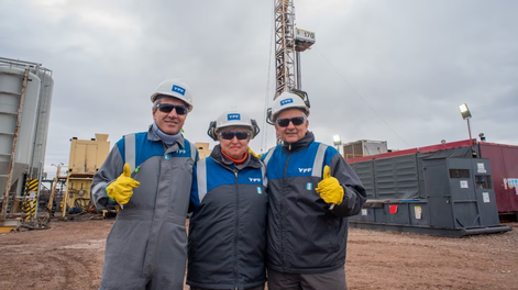 La directora del FMI, Kristalina Georgieva, recorrió Vaca Muerta acompañada por el ministro Luis Caputo y el presidente de YPF, Horacio Marín