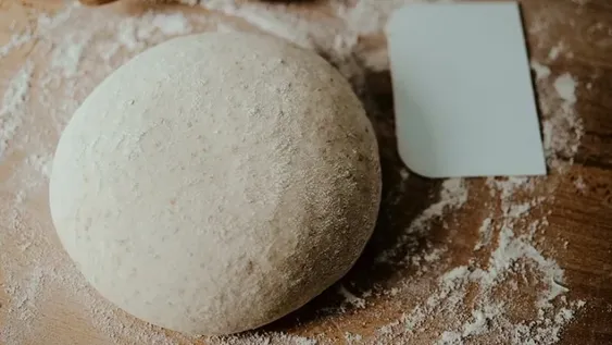 Cómo hacer la masa de pizza integral, rica y llena de fibra