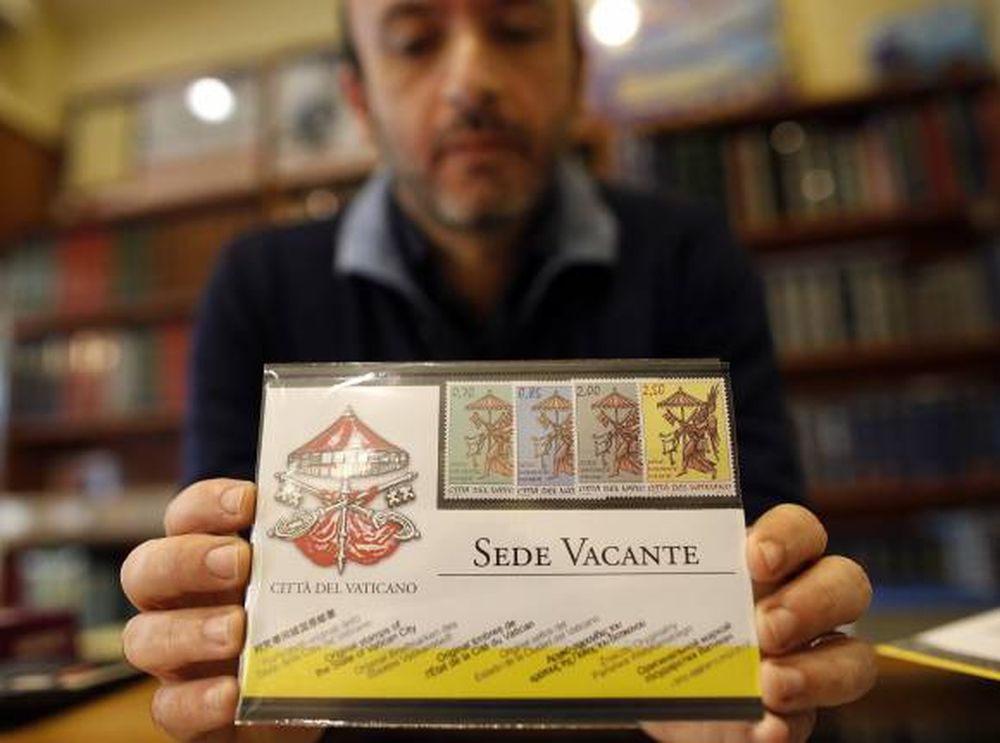 Llegan cardenales para el cónclave