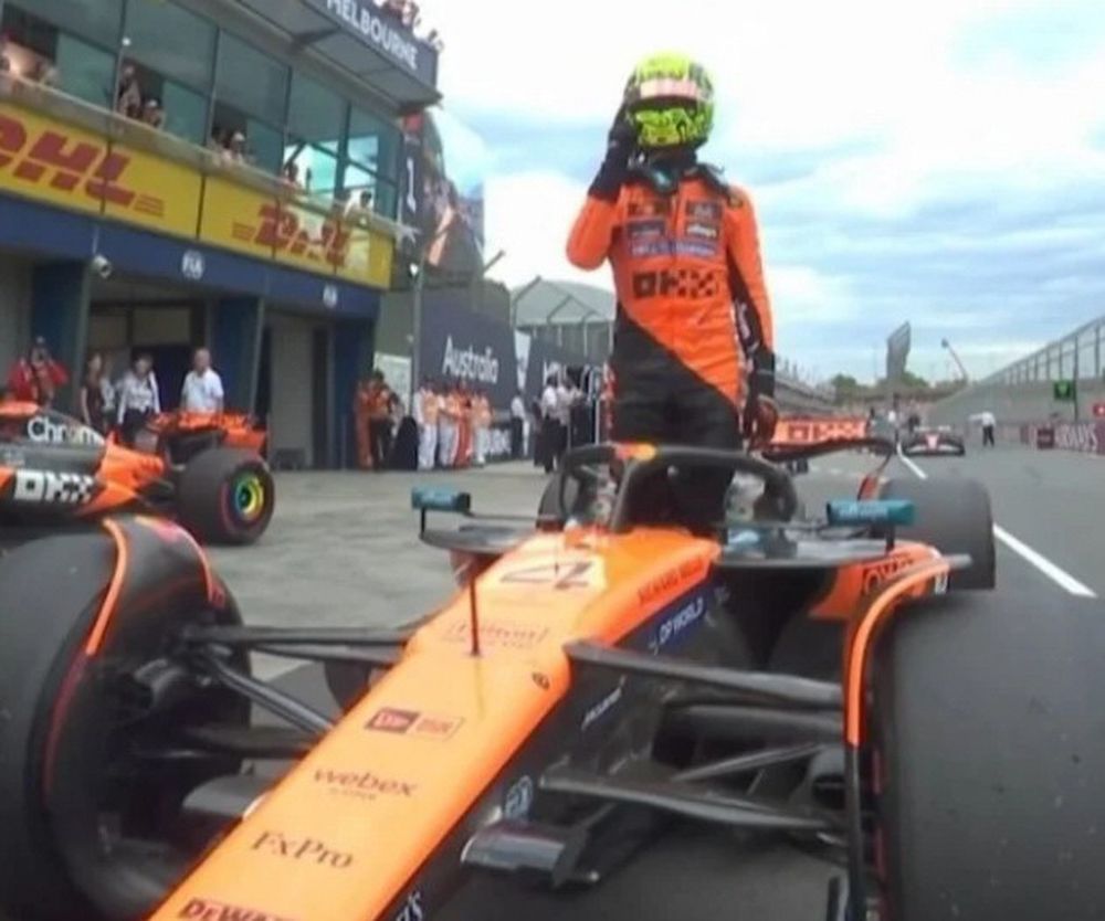 Los McLaren en la primera fila