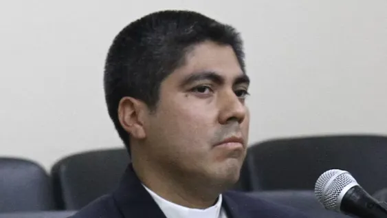 EL SACERDOTE  Walter Bustos pasó 1 año y 5 meses por un primer caso de abuso en el que fue condenado a 3 años. En octubre le dieron 10 años por otro abuso y pasó a prisión. Ese fallo fue confirmado ayer.