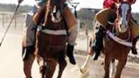 Revuelo en una carrera de caballos por la repentina muerte de un espectador de 74 años