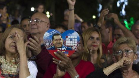 Hugo Chávez, “estable dentro de su cuadro delicado”