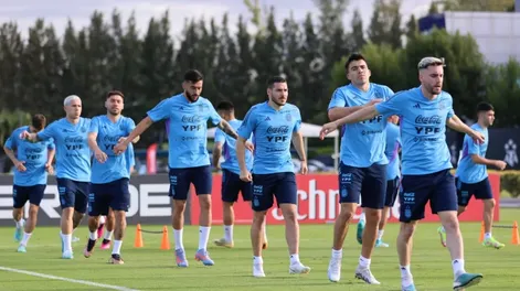 Scaloni dispuso fútbol en espacios reducidos sin dar pistas de la formación ante Panamá
