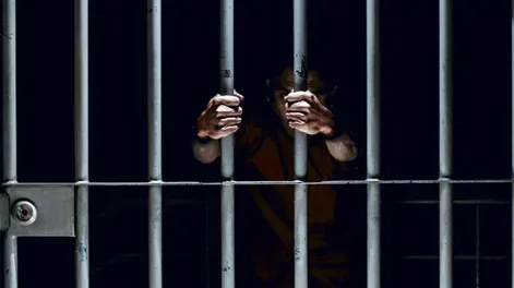 Con la excusa de llevarle dinero a su hijo rompió una perimetral y ahora deberá cumplir 15 días en prisión