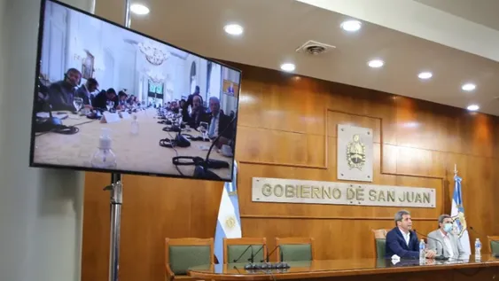 Uñac tentó a inversores rusos con la seguridad jurídica minera local