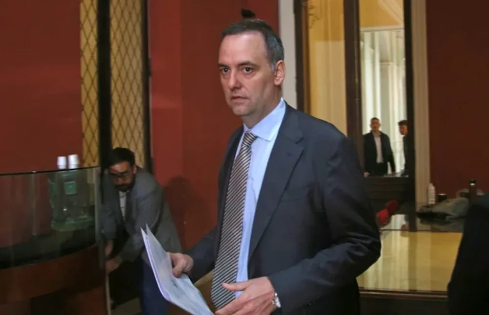 Adorni, sobre la reelección indefinida para legisladores: “Lo vivimos con tristeza y mucho asco”