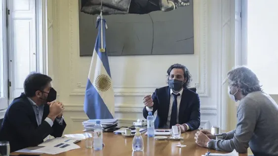 Reducen los vuelos a Europa para evitar ingreso de las nuevas cepas