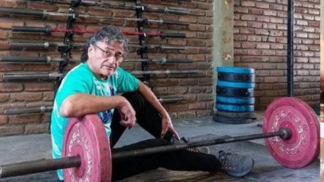 Diario de Cuyo | CASI MEDIO SIGLO  lleva Armas con las pesas, y aún sigue soñando y luchando por el crecimiento de su deporte.