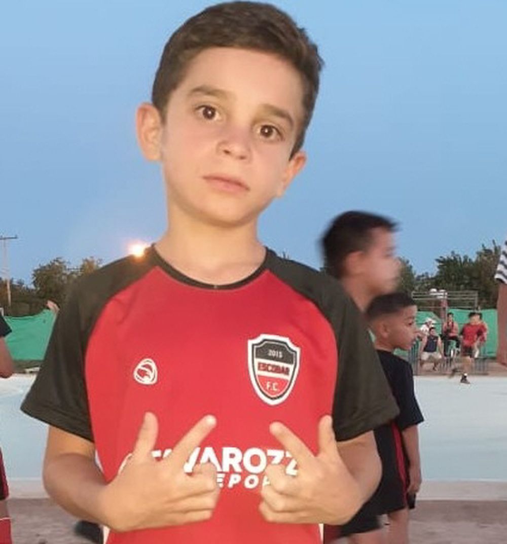 Thiago ya no usa respirador, pero no despierta