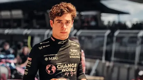 Franco Colapinto, a los besos con una conocida cantante