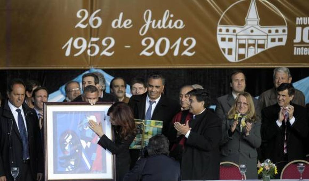 CFK: “Volvimos para que Evita cumpla su profecía”