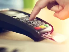 Estafa con el uso de tarjeta de crédito. Estafa con el uso de tarjeta de crédito.