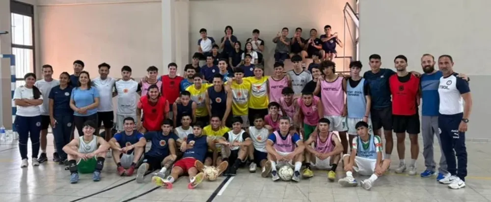 La Selección sanjuanina de futsal y estudiantes del ISEF compartieron una Clínica con expertos de la disciplina