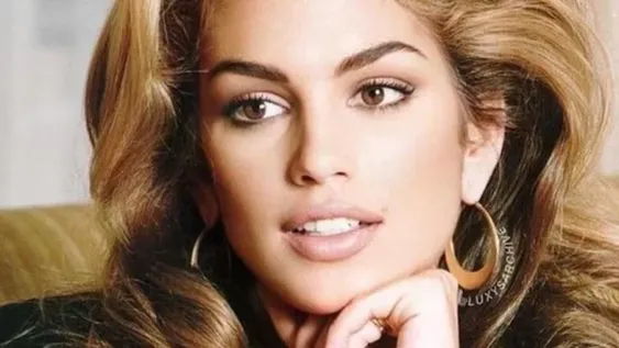 La tendencia en pelo de los ’90 que volvió con fuerza este 2026 y es pura actitud