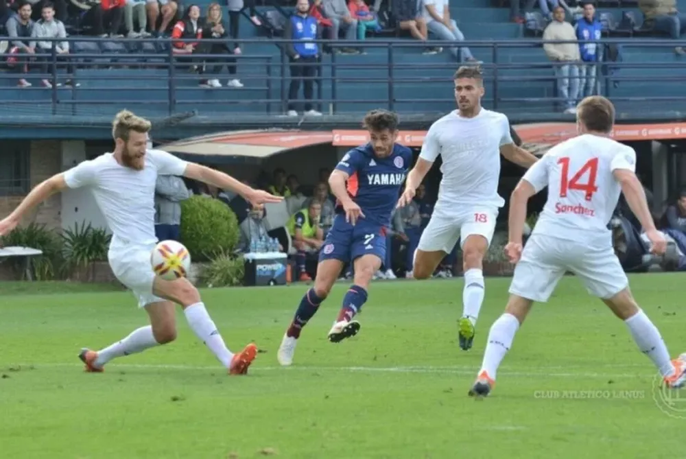 Estudiantes y Lanús cerraron el partido con un empate