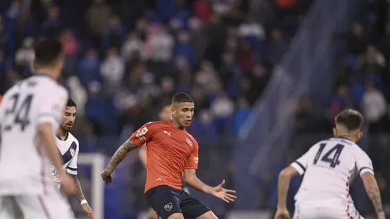 Sobre el final, Vélez consiguió un empate frente a Independiente