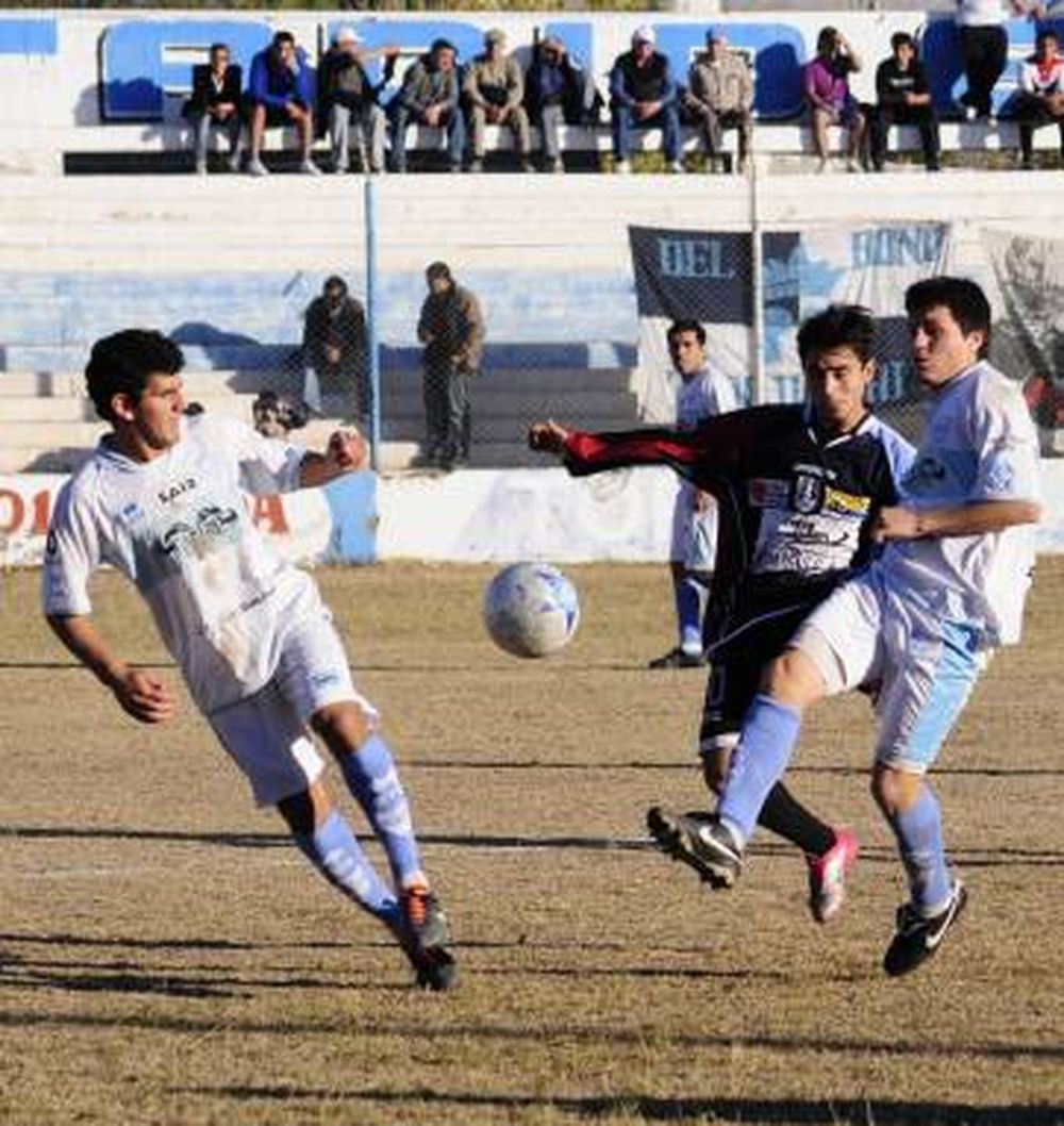 Del Bono triunfó ante el Lechuzo y subió a la punta