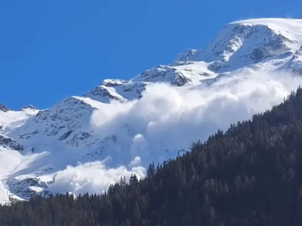 Ascienden a 6 los muertos por una avalancha en un glaciar de los Alpes franceses