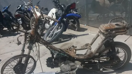 Le quemó la moto a su ex y lo apresaron