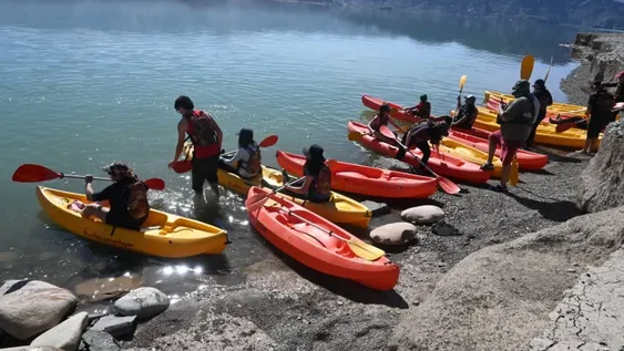 El parador náutico en el Dique Cuesta del Viento será un complemento de la Escuela Aventura Náutica de Iglesia que inició una nueva temporada.