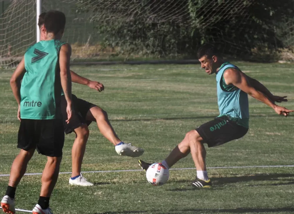 El goleador Penco vuelve a ser titular en San Martín en Güemes