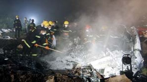 Tragedia aérea en China: al menos 42 muertos
